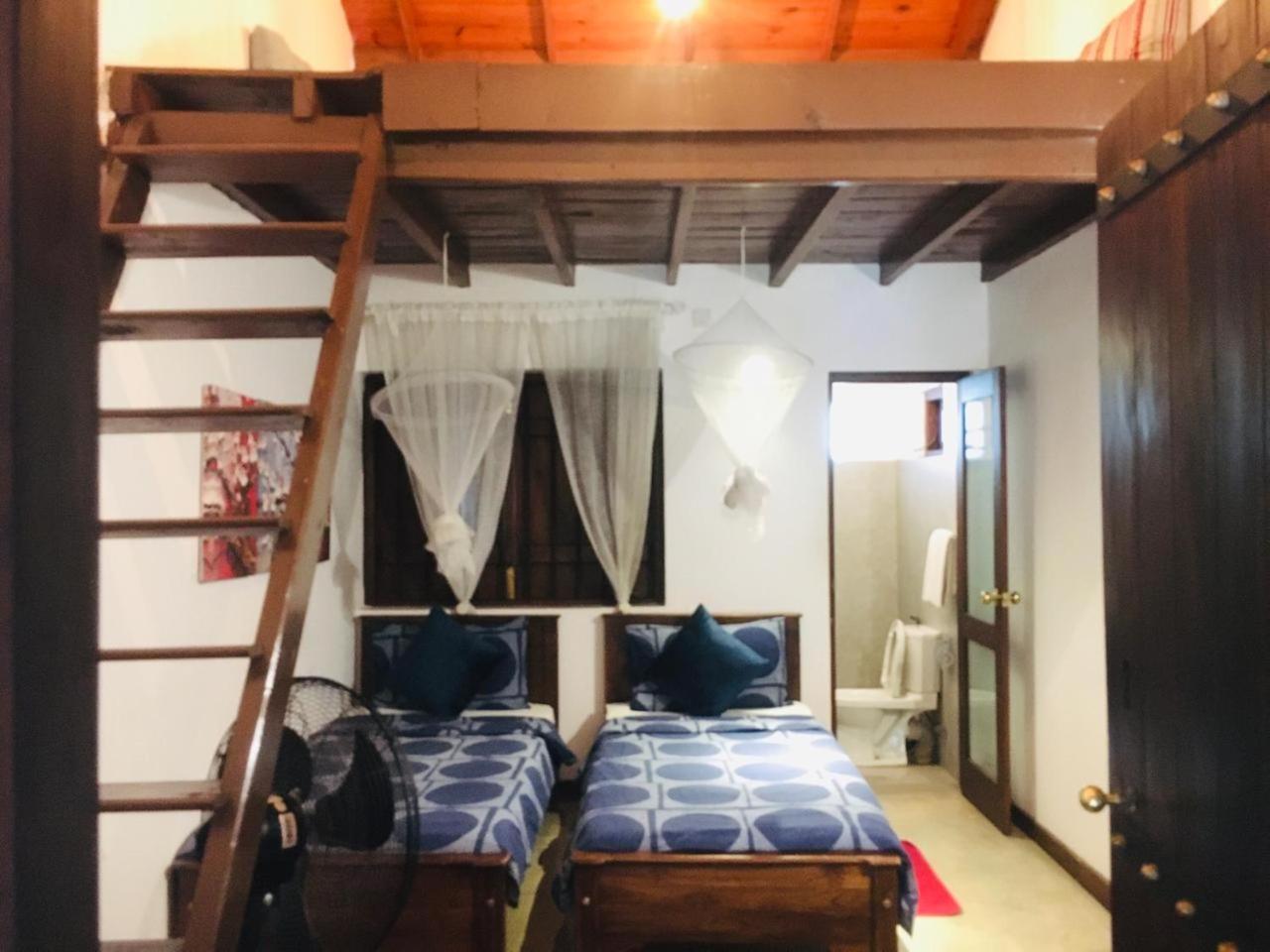 Colonial Residence Kandy Villa エクステリア 写真
